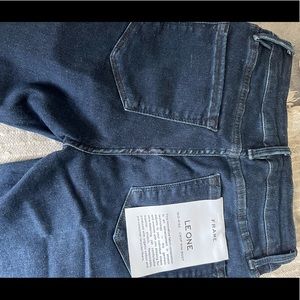 FRAME Le One Crop Mini Boot Jeans